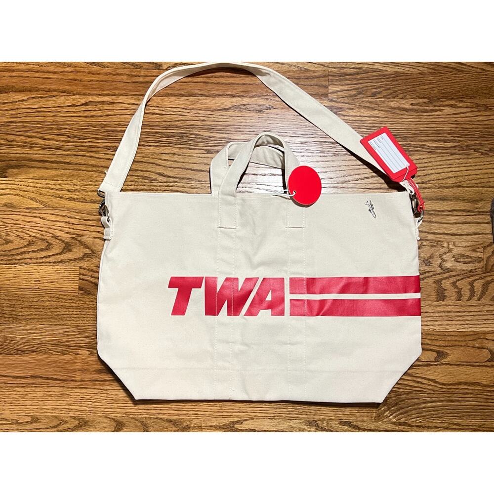 TWA NWT Canvas Pool Tote Bag Beach Carryall 24" x 15.5" AND Luggage Tag AND Pin